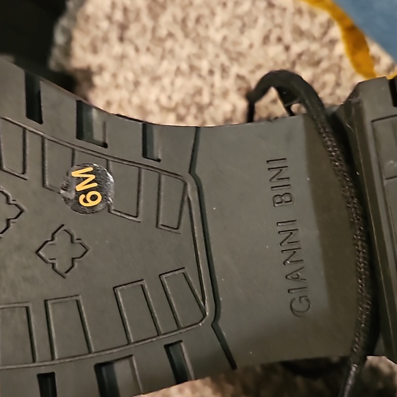 Gianni Bini boots. Size 6. Sparks when you walk - Picture 5 of 5